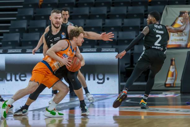 泰山队在中 泰山队在中